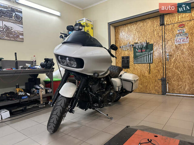 Білий Харлей-Девідсон FLTRX Road Glide, об'ємом двигуна 1.92 л та пробігом 3 тис. км за 29000 $, фото 1 на Automoto.ua