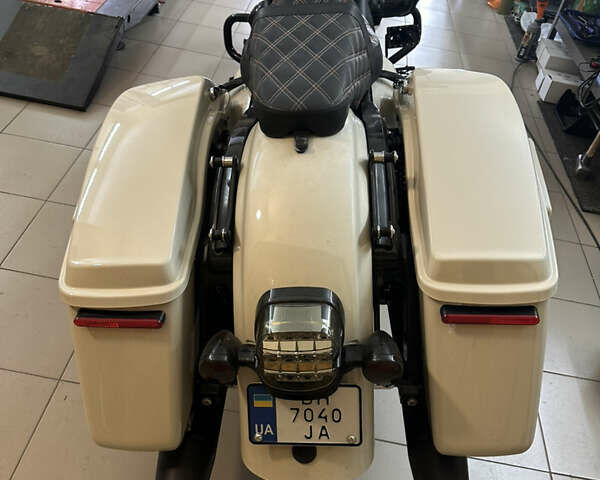 Білий Харлей-Девідсон FLTRX Road Glide, об'ємом двигуна 1.92 л та пробігом 3 тис. км за 29000 $, фото 7 на Automoto.ua