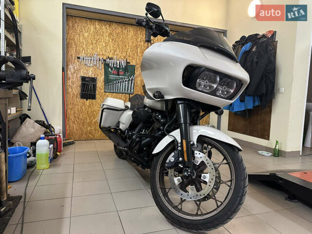 Білий Харлей-Девідсон FLTRX Road Glide, об'ємом двигуна 1.92 л та пробігом 3 тис. км за 29000 $, фото 6 на Automoto.ua