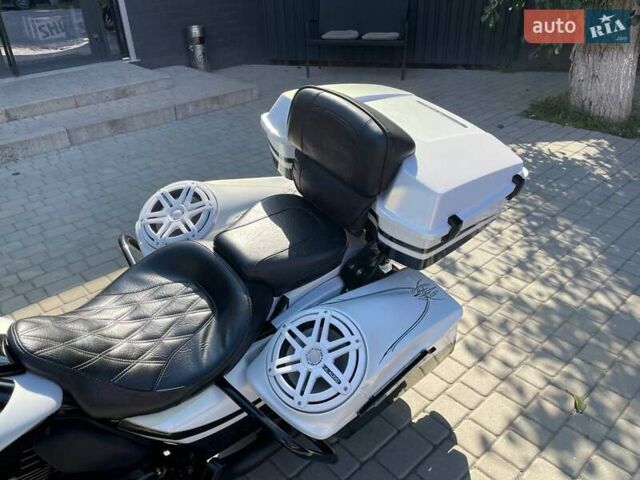 Белый Харлей-Дэвидсон FLTRXS, объемом двигателя 1.8 л и пробегом 16 тыс. км за 35000 $, фото 11 на Automoto.ua