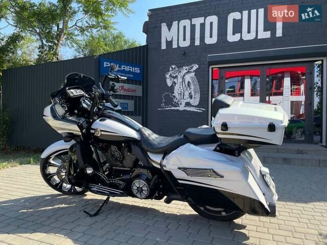 Белый Харлей-Дэвидсон FLTRXS, объемом двигателя 1.8 л и пробегом 16 тыс. км за 35000 $, фото 1 на Automoto.ua