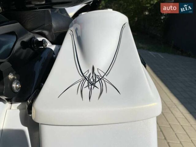 Белый Харлей-Дэвидсон FLTRXS, объемом двигателя 1.8 л и пробегом 16 тыс. км за 35000 $, фото 8 на Automoto.ua