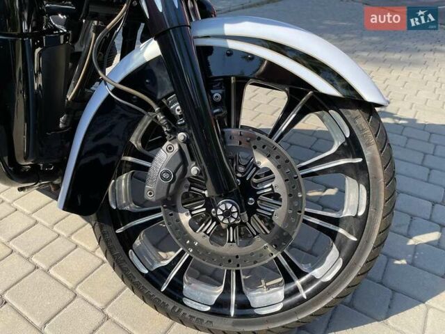 Белый Харлей-Дэвидсон FLTRXS, объемом двигателя 1.8 л и пробегом 16 тыс. км за 35000 $, фото 13 на Automoto.ua