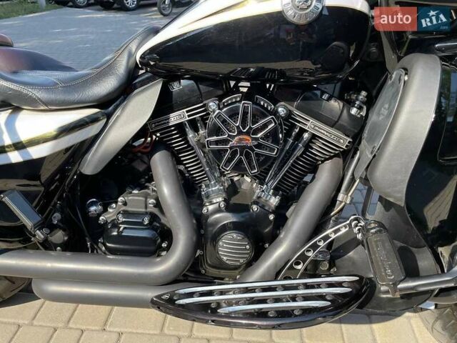 Белый Харлей-Дэвидсон FLTRXS, объемом двигателя 1.8 л и пробегом 16 тыс. км за 35000 $, фото 16 на Automoto.ua