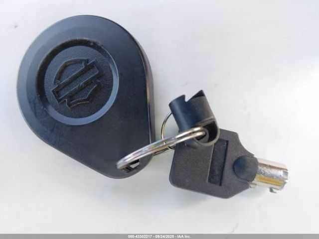 Харлей-Девідсон FLTRXS, об'ємом двигуна 1.87 л та пробігом 0 тис. км за 9000 $, фото 12 на Automoto.ua