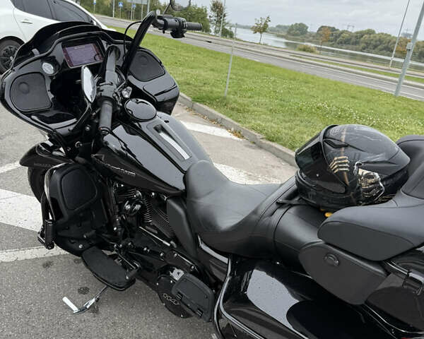 Черный Харлей-Дэвидсон Road Glide Limited, объемом двигателя 0 л и пробегом 40 тыс. км за 23000 $, фото 6 на Automoto.ua