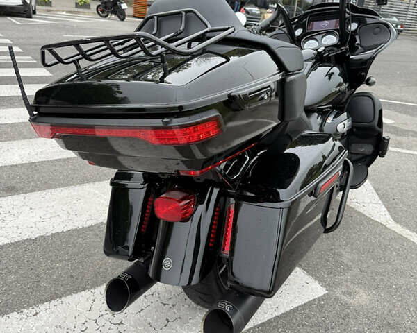 Черный Харлей-Дэвидсон Road Glide Limited, объемом двигателя 0 л и пробегом 40 тыс. км за 23000 $, фото 5 на Automoto.ua