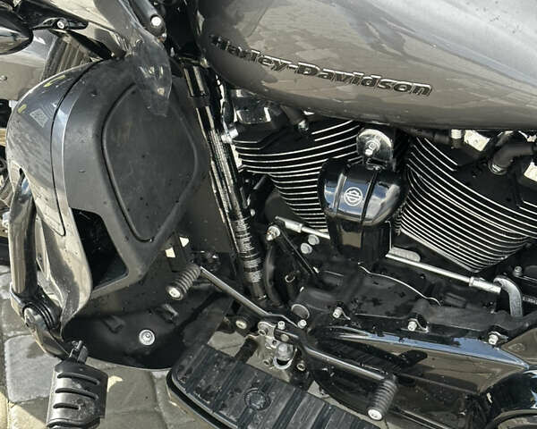Серый Харлей-Дэвидсон Road Glide Limited, объемом двигателя 1.87 л и пробегом 20 тыс. км за 25500 $, фото 7 на Automoto.ua