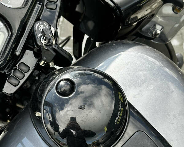 Серый Харлей-Дэвидсон Road Glide Limited, объемом двигателя 1.87 л и пробегом 20 тыс. км за 25500 $, фото 9 на Automoto.ua