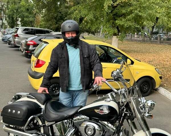 Белый Харлей-Дэвидсон Softail Deluxe, объемом двигателя 1.69 л и пробегом 23 тыс. км за 18000 $, фото 5 на Automoto.ua