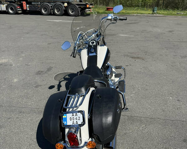 Белый Харлей-Дэвидсон Softail Deluxe, объемом двигателя 1.69 л и пробегом 23 тыс. км за 18000 $, фото 13 на Automoto.ua