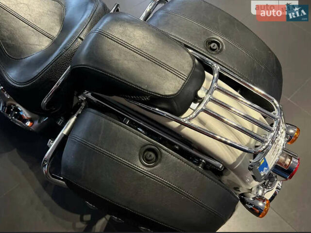 Белый Харлей-Дэвидсон Softail Deluxe, объемом двигателя 1.69 л и пробегом 23 тыс. км за 18000 $, фото 21 на Automoto.ua