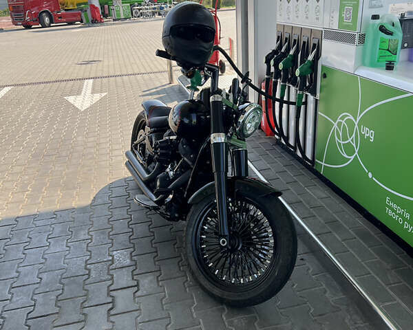 Черный Харлей-Дэвидсон Softail Slim FLS, объемом двигателя 1.7 л и пробегом 8 тыс. км за 21050 $, фото 6 на Automoto.ua