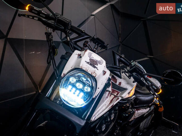 Белый Харлей-Дэвидсон VRSCD Night Rod, объемом двигателя 1.25 л и пробегом 27 тыс. км за 28000 $, фото 14 на Automoto.ua