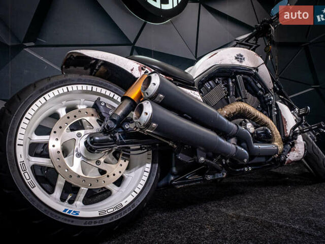 Білий Харлей-Девідсон VRSCD Night Rod, об'ємом двигуна 1.25 л та пробігом 27 тис. км за 28000 $, фото 23 на Automoto.ua