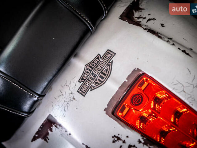 Білий Харлей-Девідсон VRSCD Night Rod, об'ємом двигуна 1.25 л та пробігом 27 тис. км за 28000 $, фото 19 на Automoto.ua