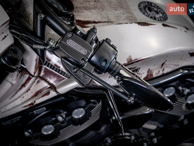 Белый Харлей-Дэвидсон VRSCD Night Rod, объемом двигателя 1.25 л и пробегом 27 тыс. км за 28000 $, фото 16 на Automoto.ua