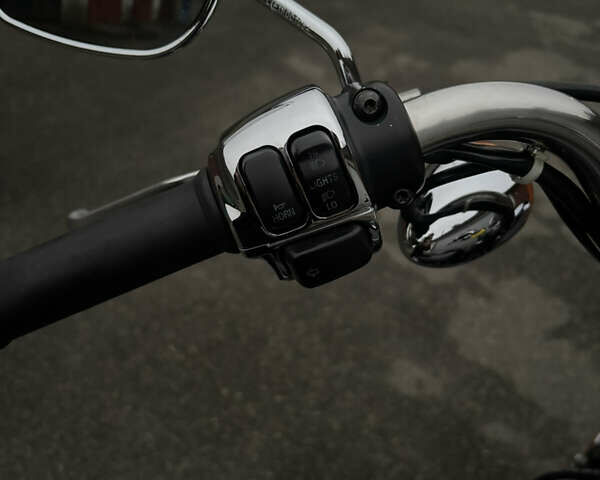 Черный Харлей-Дэвидсон XL 1200C, объемом двигателя 1.2 л и пробегом 18 тыс. км за 7900 $, фото 5 на Automoto.ua