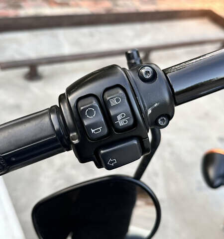 Чорний Харлей-Девідсон XL 1200X, об'ємом двигуна 1.2 л та пробігом 9 тис. км за 12000 $, фото 12 на Automoto.ua