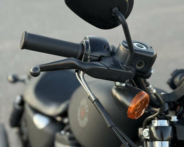 Черный Харлей-Дэвидсон XL 883, объемом двигателя 0.88 л и пробегом 1 тыс. км за 11000 $, фото 6 на Automoto.ua