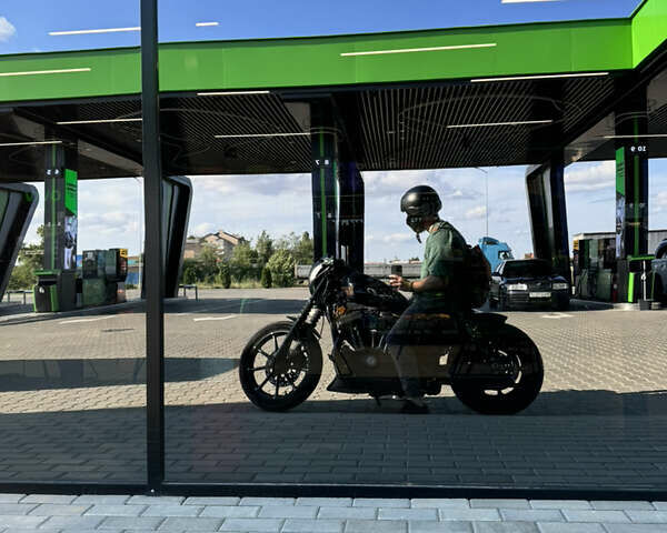 Черный Харлей-Дэвидсон XL 883N, объемом двигателя 0.88 л и пробегом 9 тыс. км за 11900 $, фото 3 на Automoto.ua