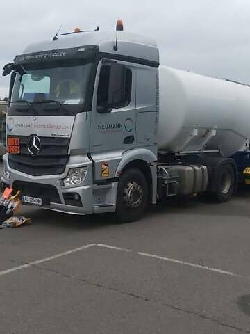 Белый Хендрикс Гоч, объемом двигателя 0 л и пробегом 150 тыс. км за 20000 $, фото 2 на Automoto.ua