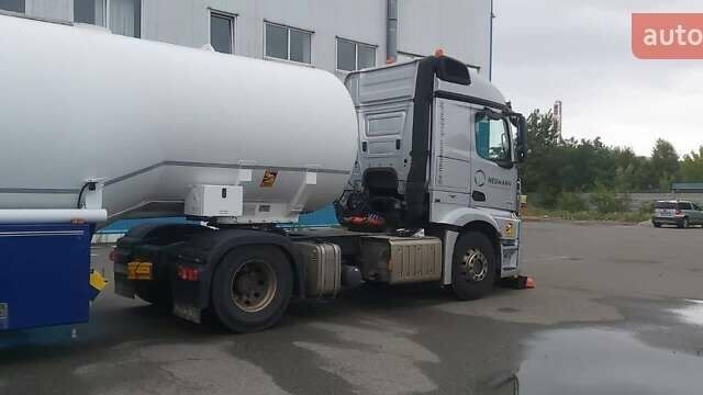 Белый Хендрикс Гоч, объемом двигателя 0 л и пробегом 150 тыс. км за 20000 $, фото 5 на Automoto.ua