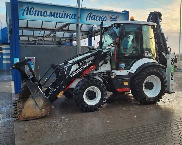 Белый Гидромек ХМК 102Б, объемом двигателя 4.4 л и пробегом 0 тыс. км за 95624 $, фото 5 на Automoto.ua