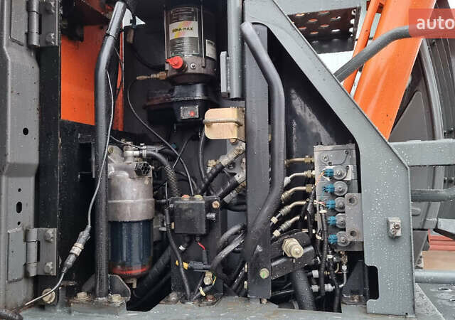 Хитачи ZX 210LC-5B, объемом двигателя 0 л и пробегом 9 тыс. км за 60773 $, фото 10 на Automoto.ua