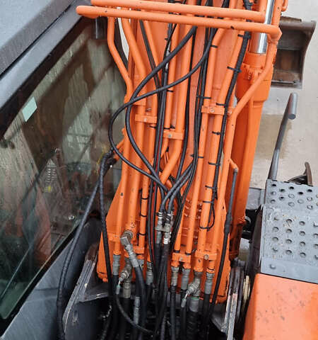 Хитачи ZX 210LC-5B, объемом двигателя 0 л и пробегом 9 тыс. км за 60773 $, фото 13 на Automoto.ua