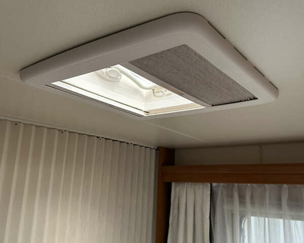 Хобби 460 2011 в Овруче на Automoto.ua Белый Хобби 460, объемом двигателя 0 л и пробегом 0 тыс. км за 15900 $, фото 16 на Automoto.ua