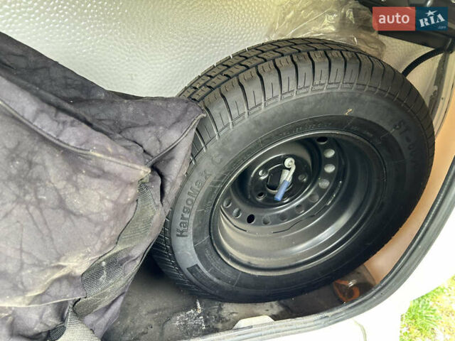 Хобби 460 2011 в Овруче на Automoto.ua Белый Хобби 460, объемом двигателя 0 л и пробегом 0 тыс. км за 15900 $, фото 8 на Automoto.ua