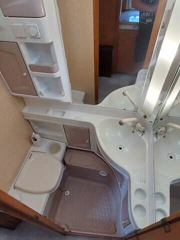 Білий Хоббі Екселлент, об'ємом двигуна 0 л та пробігом 2 тис. км за 9799 $, фото 26 на Automoto.ua