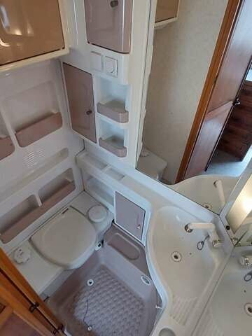 Хоббі Престиж 1996 у Житомирі на Automoto.ua Хоббі Престиж, об'ємом двигуна 0 л та пробігом 3 тис. км за 7999 $, фото 22 на Automoto.ua