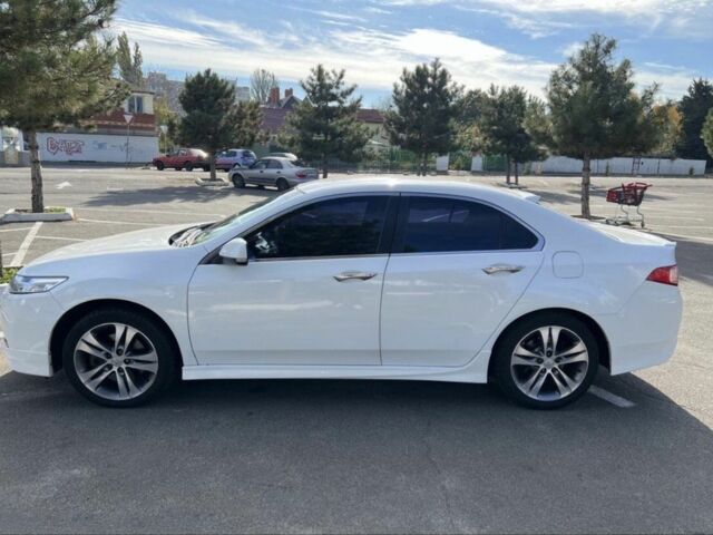 Белый Хонда Аккорд, объемом двигателя 2.4 л и пробегом 230 тыс. км за 11566 $, фото 2 на Automoto.ua