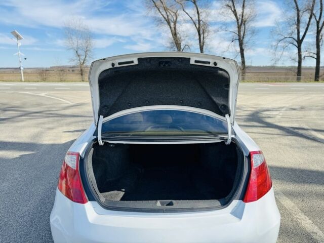 Белый Хонда Аккорд, объемом двигателя 3.5 л и пробегом 177 тыс. км за 7700 $, фото 15 на Automoto.ua