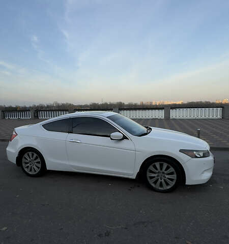 Белый Хонда Аккорд, объемом двигателя 3.47 л и пробегом 216 тыс. км за 7500 $, фото 9 на Automoto.ua