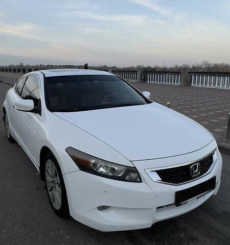 Белый Хонда Аккорд, объемом двигателя 3.47 л и пробегом 216 тыс. км за 7500 $, фото 7 на Automoto.ua