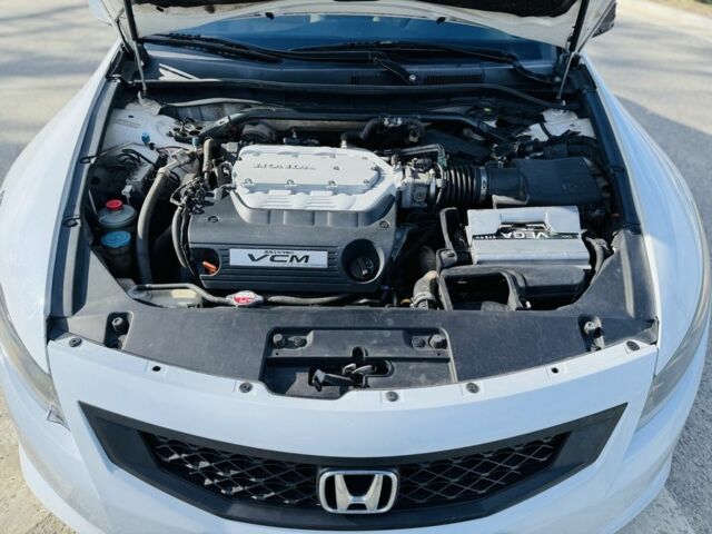 Белый Хонда Аккорд, объемом двигателя 3.5 л и пробегом 177 тыс. км за 7700 $, фото 16 на Automoto.ua