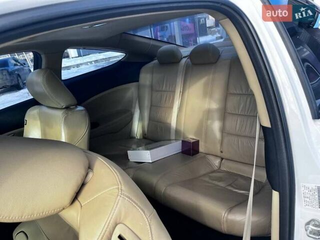 Белый Хонда Аккорд, объемом двигателя 2.4 л и пробегом 172 тыс. км за 10300 $, фото 7 на Automoto.ua