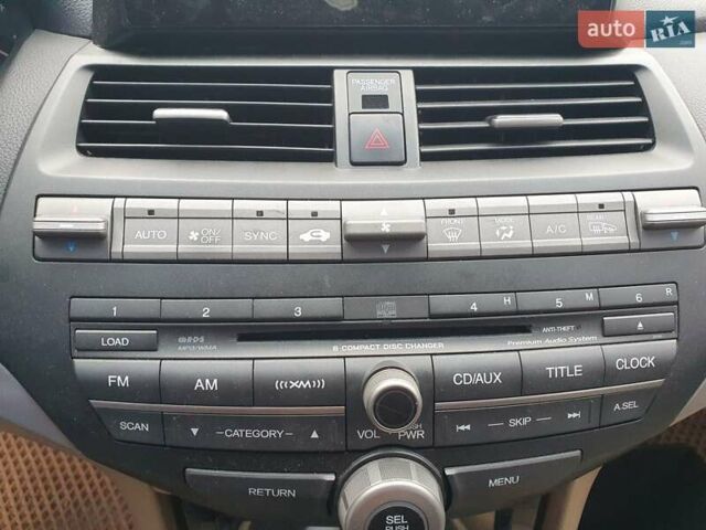 Белый Хонда Аккорд, объемом двигателя 2.35 л и пробегом 180 тыс. км за 5999 $, фото 11 на Automoto.ua