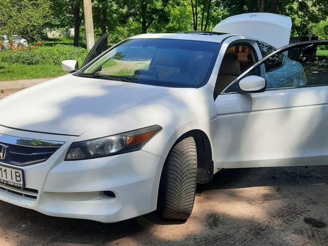 Білий Хонда Аккорд, об'ємом двигуна 2.4 л та пробігом 265 тис. км за 12000 $, фото 1 на Automoto.ua