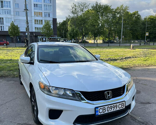 Белый Хонда Аккорд, объемом двигателя 2.4 л и пробегом 126 тыс. км за 13200 $, фото 1 на Automoto.ua