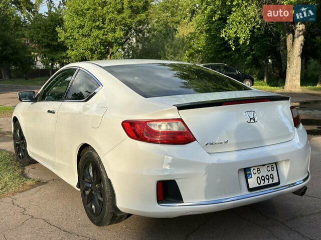 Белый Хонда Аккорд, объемом двигателя 2.4 л и пробегом 126 тыс. км за 13200 $, фото 5 на Automoto.ua