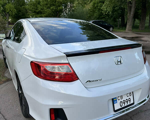 Белый Хонда Аккорд, объемом двигателя 2.4 л и пробегом 126 тыс. км за 13200 $, фото 2 на Automoto.ua