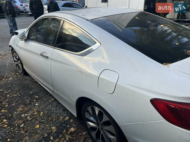 Хонда Аккорд 2014 в Киеве на Automoto.ua Белый Хонда Аккорд, объемом двигателя 2.36 л и пробегом 190 тыс. км за 6000 $, фото 25 на Automoto.ua