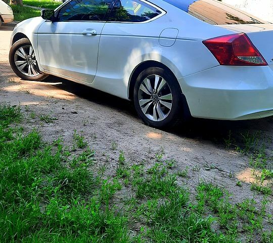 Білий Хонда Аккорд, об'ємом двигуна 2.4 л та пробігом 190 тис. км за 12000 $, фото 1 на Automoto.ua