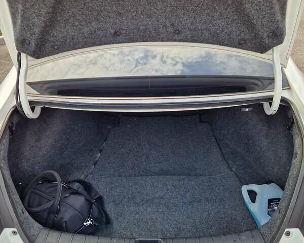 Белый Хонда Аккорд, объемом двигателя 2.36 л и пробегом 127 тыс. км за 10500 $, фото 15 на Automoto.ua