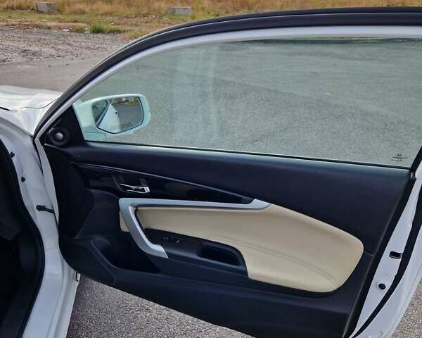 Белый Хонда Аккорд, объемом двигателя 2.36 л и пробегом 127 тыс. км за 10500 $, фото 11 на Automoto.ua