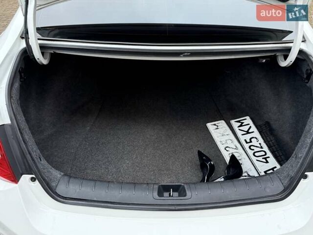 Белый Хонда Аккорд, объемом двигателя 2.36 л и пробегом 223 тыс. км за 11500 $, фото 5 на Automoto.ua